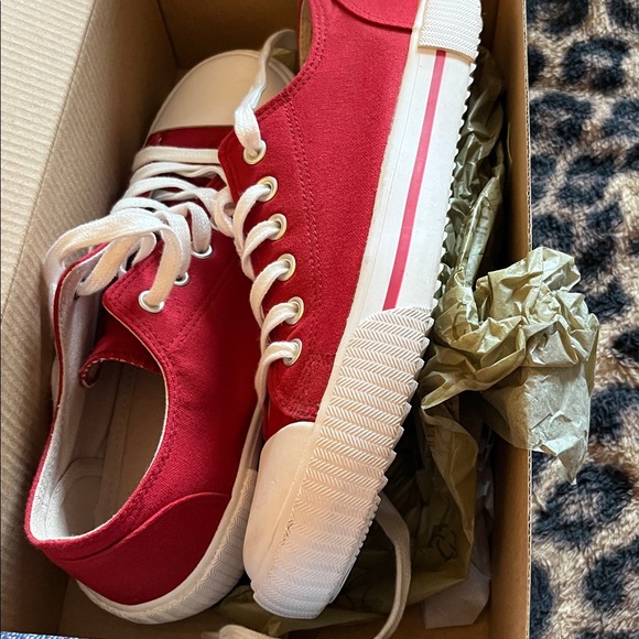 True Craft Red and White Women's Sneakers - Picture 1 of 2